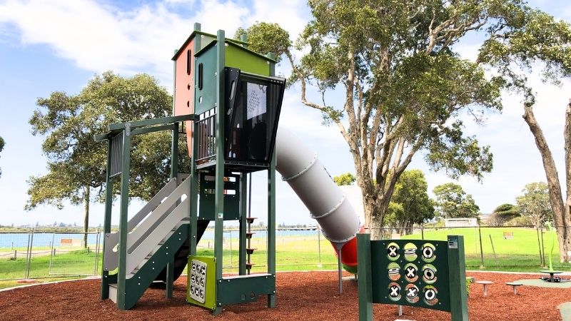 Chapman-oval-playground-gallery-10