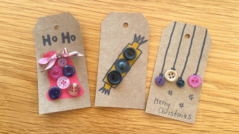 christmas-button-gift-tags-gallery3