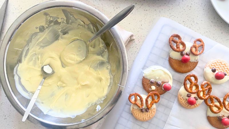 Christmas Biscuit Recipes – Fun Festive Treats for Kids-gallery3