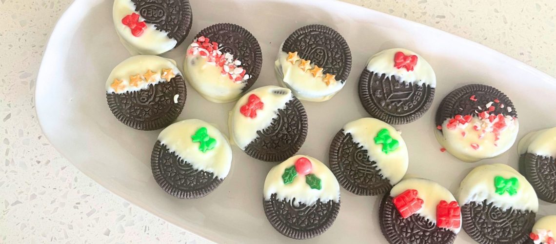 Christmas-Oreo-biscuits-main